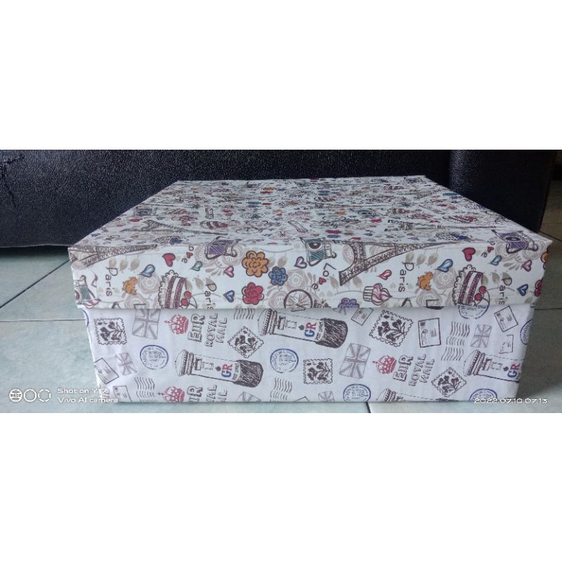 

kotak kado ukuran 30x30x12