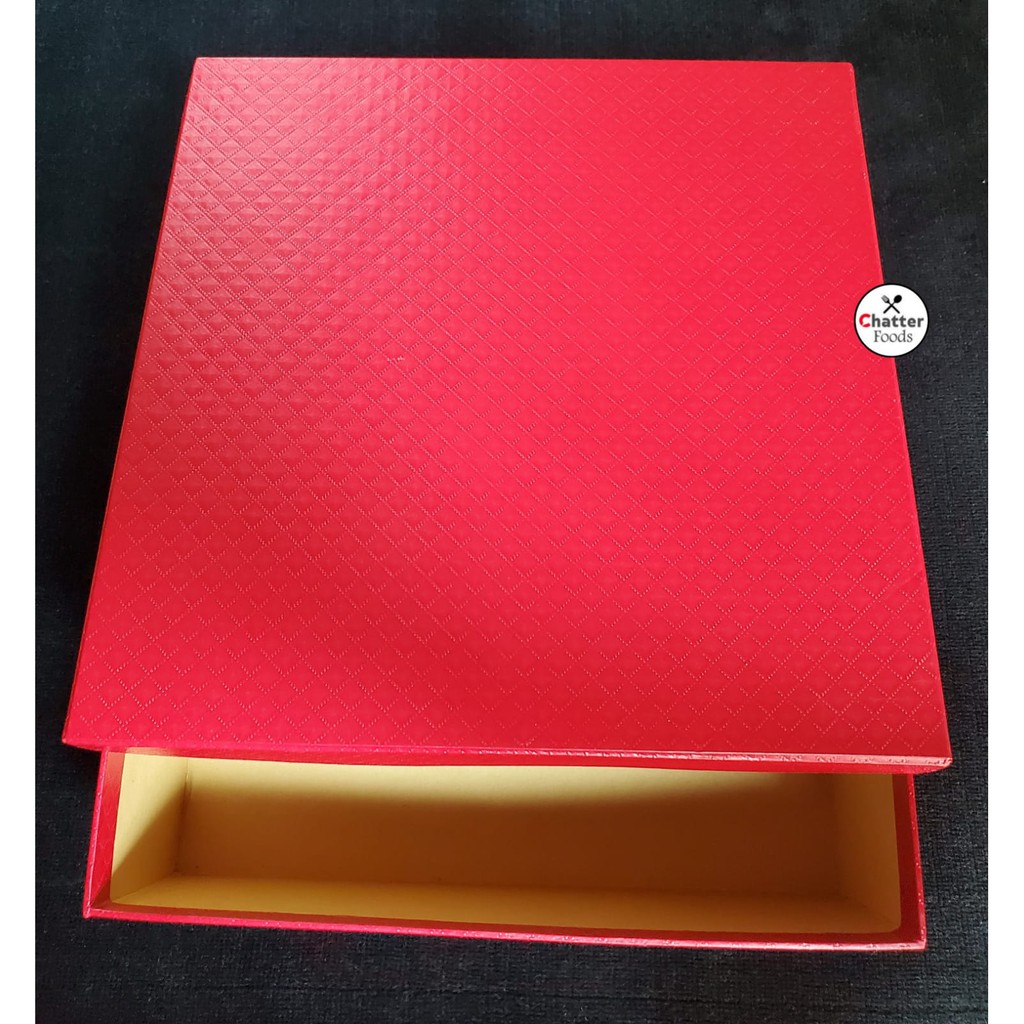 

Kotak Kado / Kotak Imlek / Kotak Kue / Kotak Hadiah warna Merah