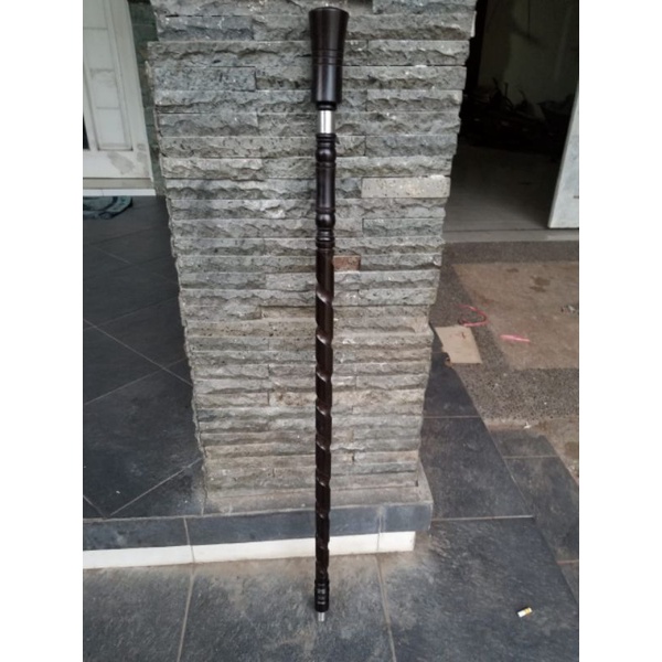 Tongkat jalan kayu hitam