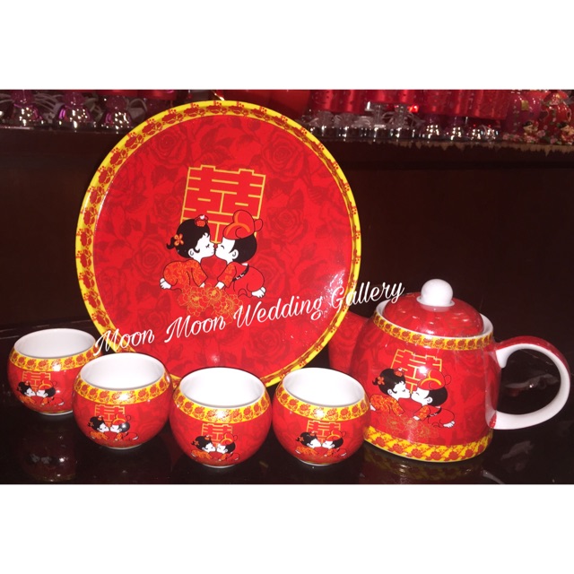 Tea set cartoon kissing couple
