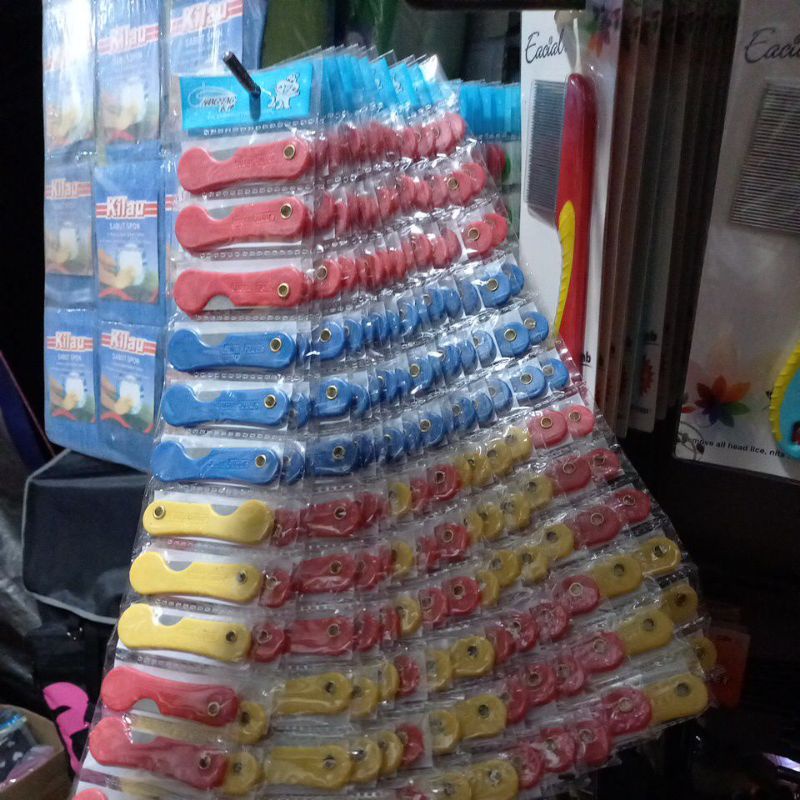 

Pisau lipat kecil selusin