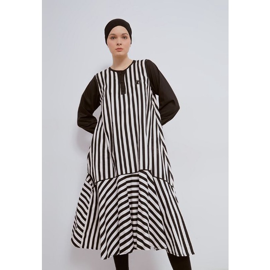 Tunik Hitam Putih motif Garis Galia