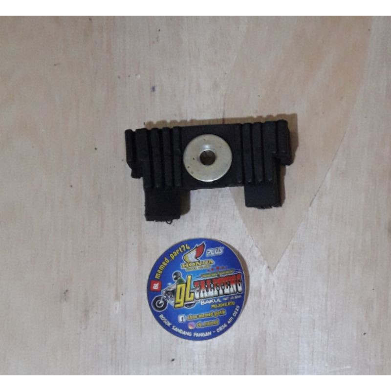 Karet penahan tangki tiger 2000 tiger revo original copotan motor