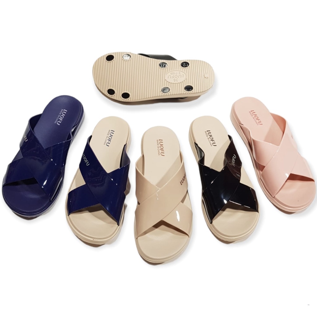 Luofu Sandal Karet Jelly Silang Wanita E7189-BW (AB6)