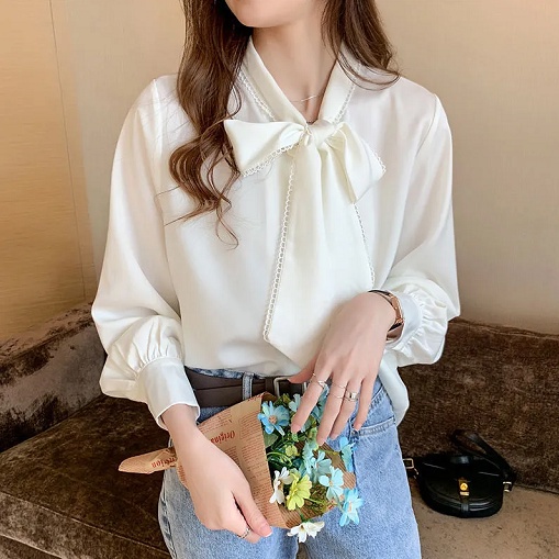 Kemeja Renda Lengan Panjang Sifon Ringan