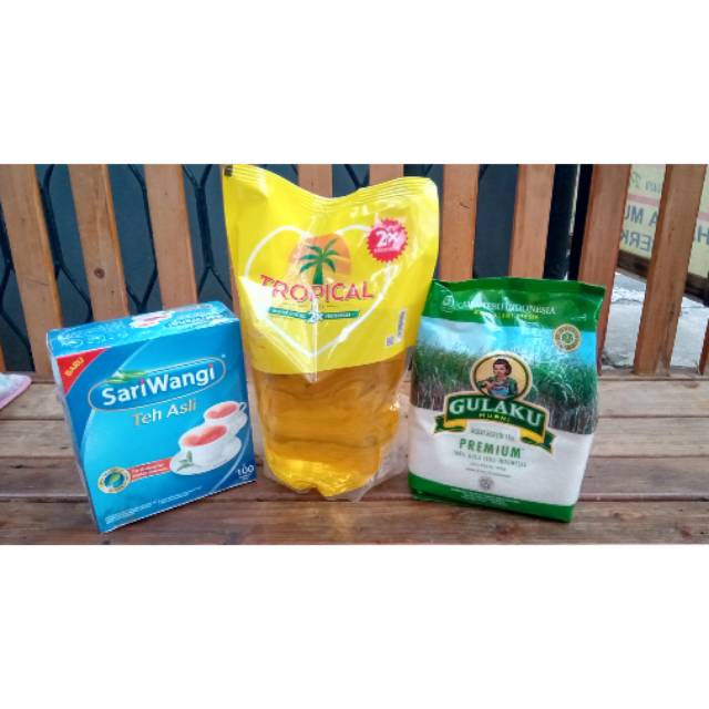 

Paket Sembako Premium Tropical 2 Liter Gulaku 1 Kg Sariwangi 100 kantong