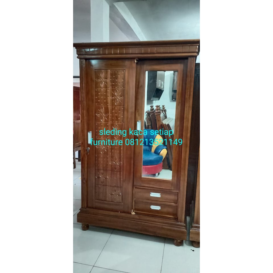 Lemari 2 Pintu Kaca Sliding