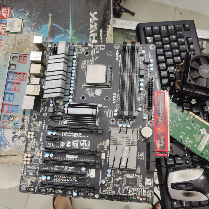 mainboard Gigabyte 990fxa ddr3 procsesor AMD fx8370