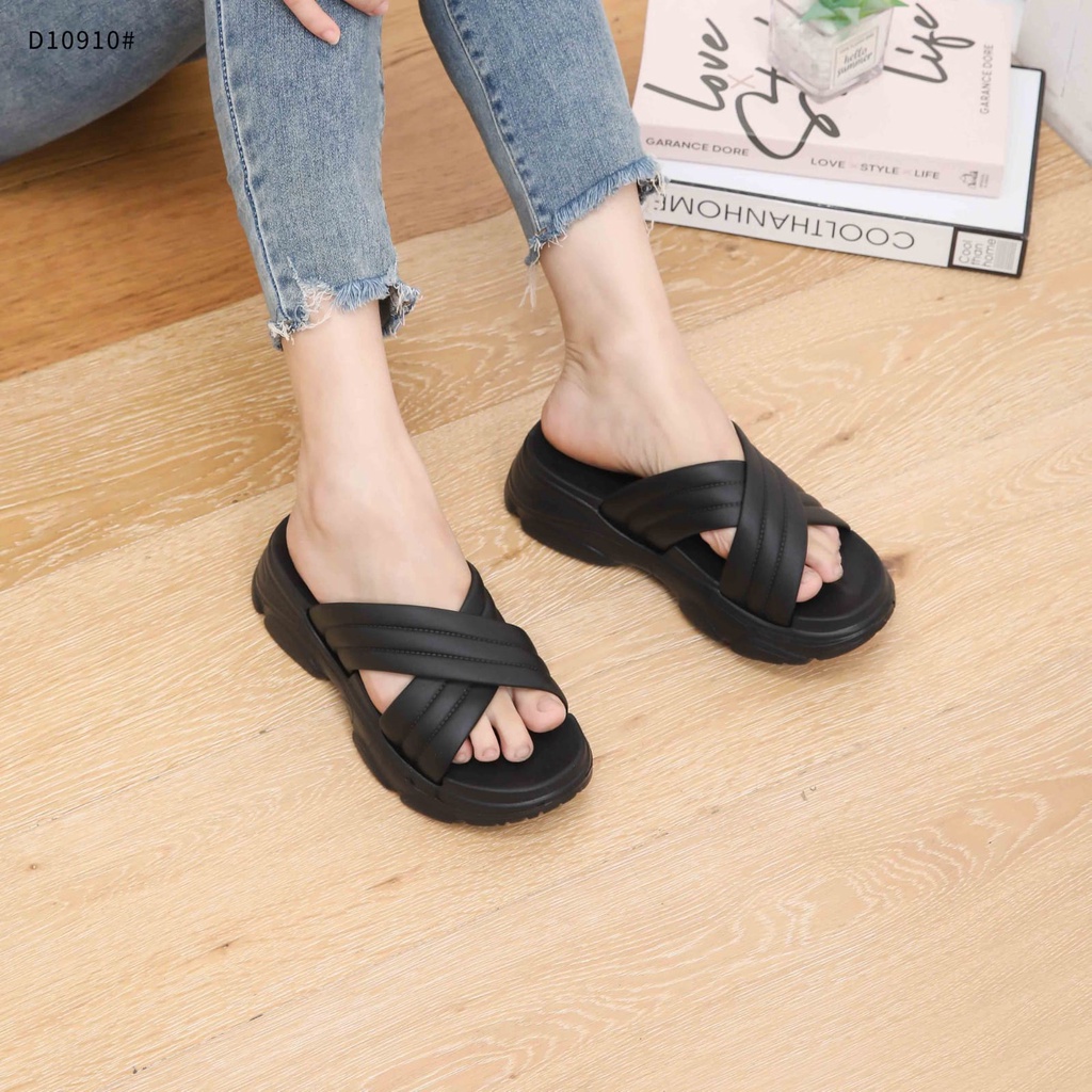 Slippers For Women With Rubber Sandal D10910