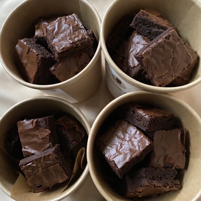 

BROWNIE BITES / BROWNIES BITES TRAVEL PACK HAMPERS