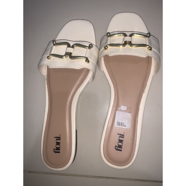 FIONI // PAYLES // SENDAL // PALMERS WHITE // BEIGE