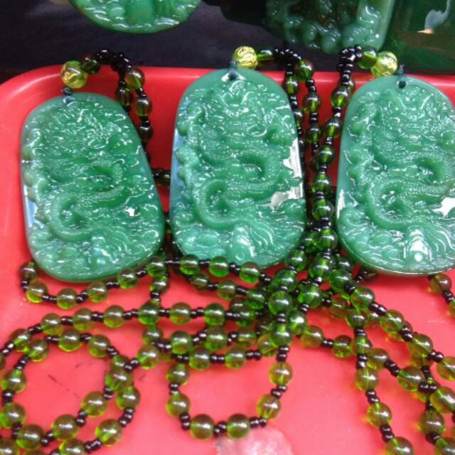Kalung lionti giok hijau ukir naga
