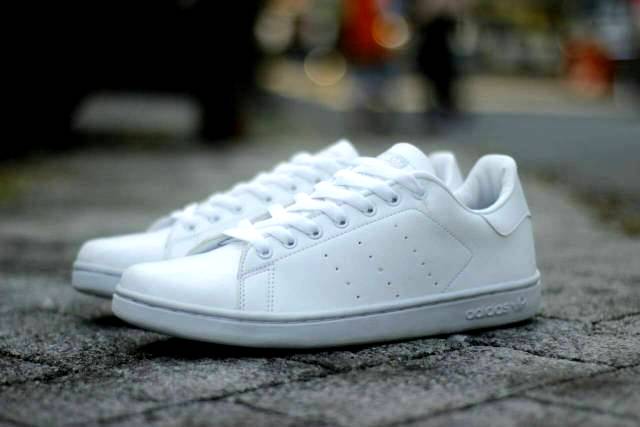 Sepatu Kets Sneakers Adidas Stansmith Cowok/Cewek. Ukuran 37-44