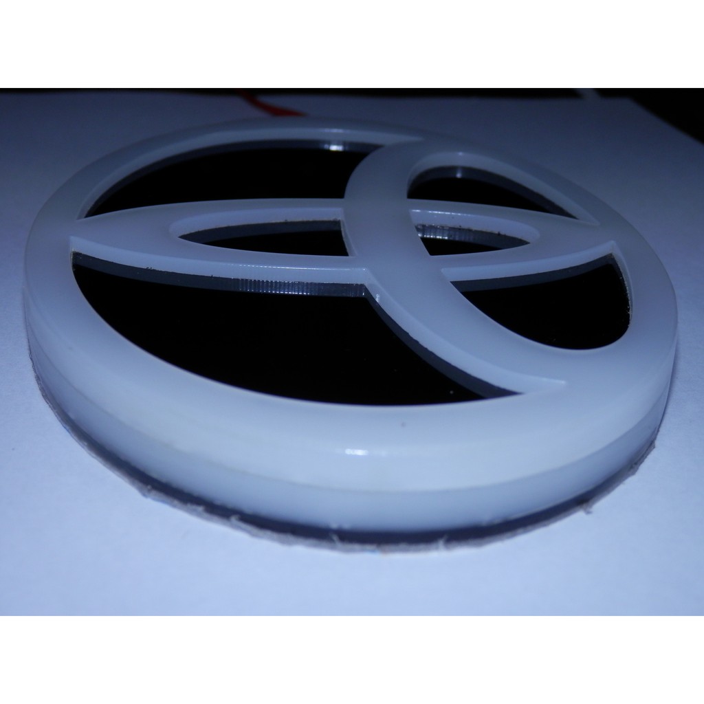 EMBLEM AKRILIK LAMPU LED 3 DIMENSI TOYOTA