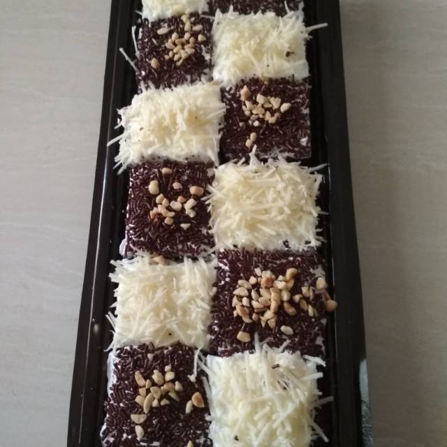 

Bolu coklat potong