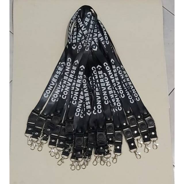 

AKSESORIS GANTUNGAN LANYARD CONVERSE / TALI NAME TAG CONVERSE / TALI CONVERSE