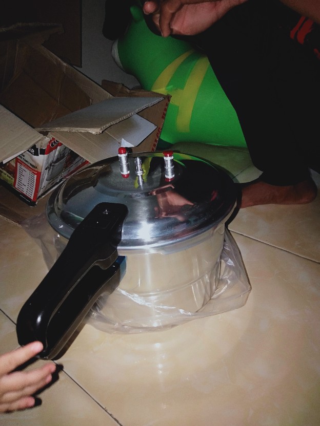 Panci Presto 8 Liter Dengan Kukusan Panci Pelembut Daging Hc