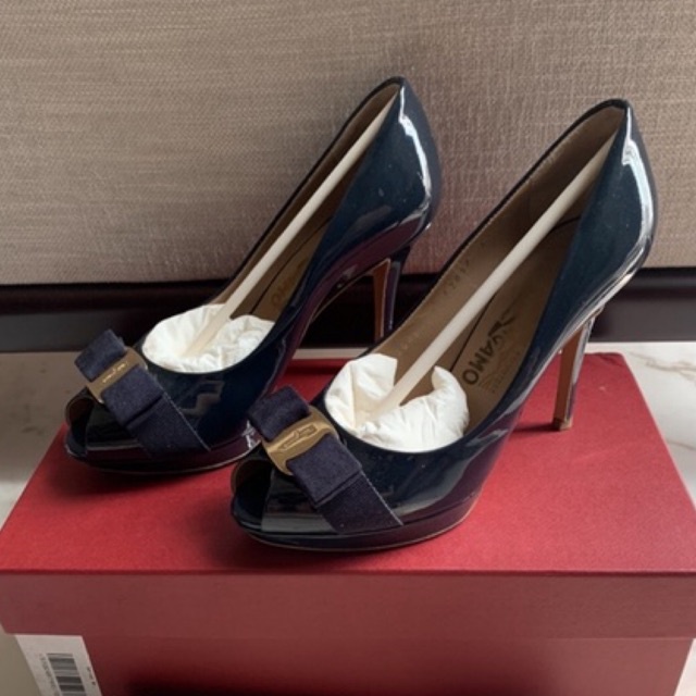 AUTHENTIC SALVATORE FERRAGAMO TALIA HEELS