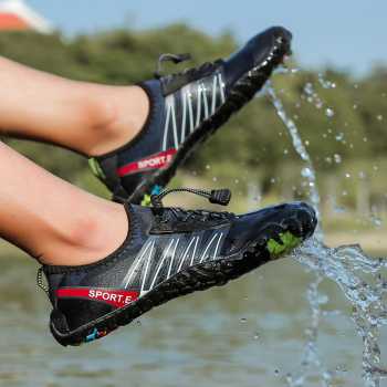 Sepatu Olahraga Hiking Sepatu Pantai Air Sepatu Sport Flexible Pria Wanita Aqua Shoes