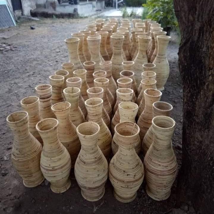 VAS BUNGA GUCI ROTAN ALAMI GUCI ROTAN MENGKILAP