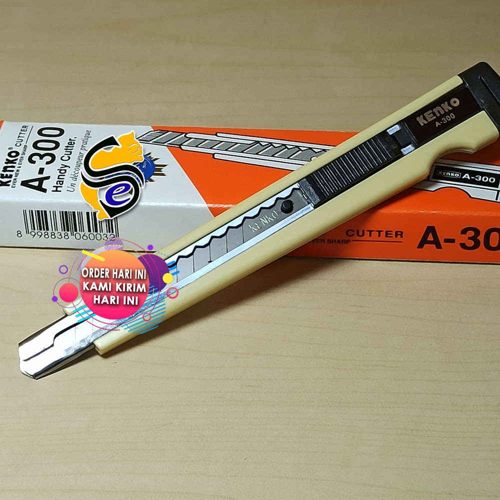 

Cutter kecil A-300 / Cutter Silet Pemotong ukuran Kecil