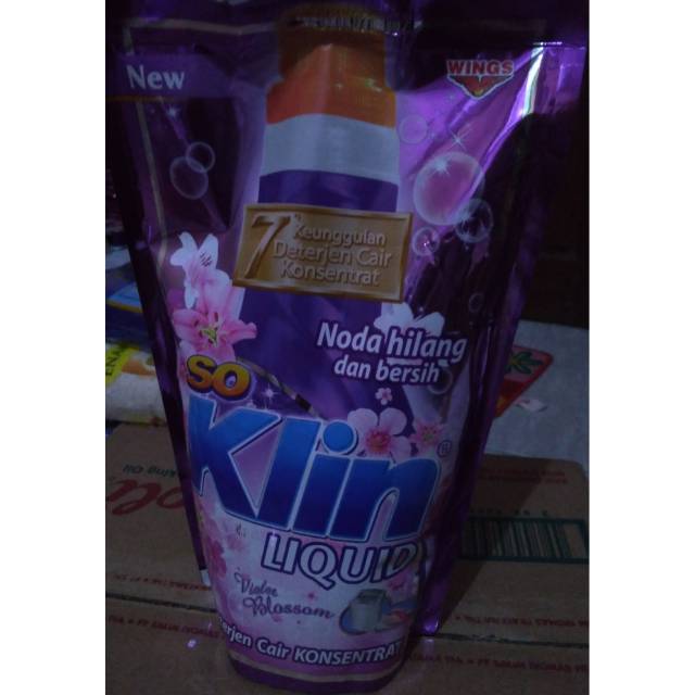 Soklin Deterjen cair 750ml