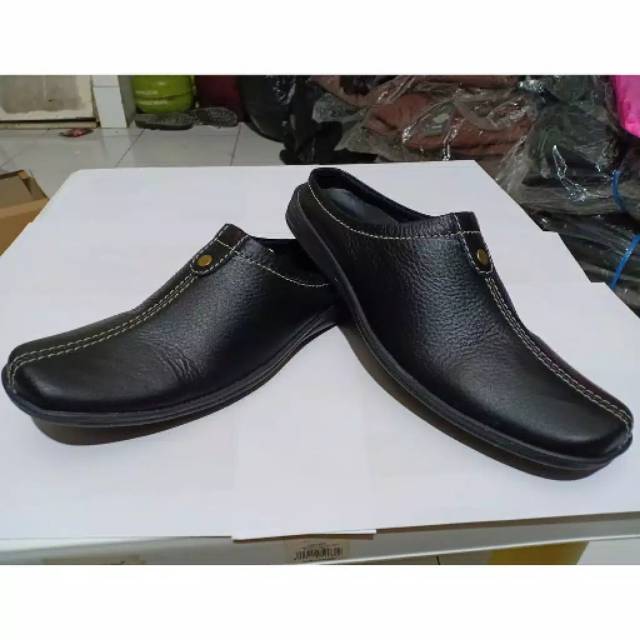 Sepatu pria model Tutong