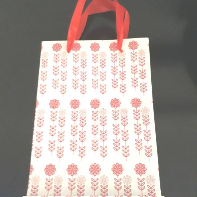 

Paperbag. Goodie bag. Bisa custom