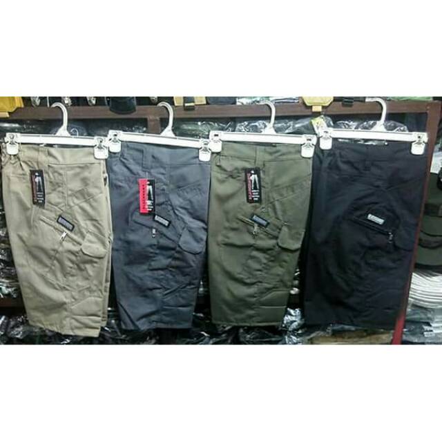 CELANA PENDEK BLACKHAWK