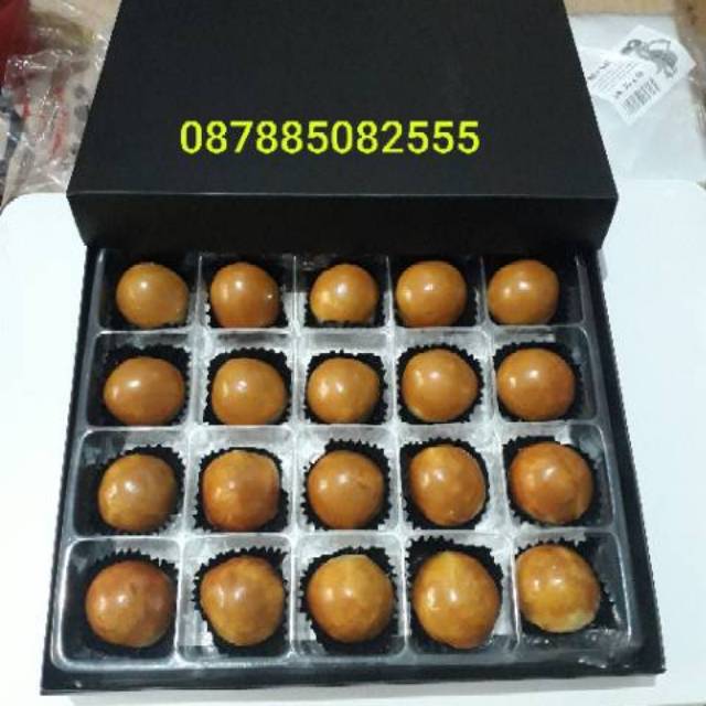 

BOX NASTAR/DUS KUE NASTAR (50 BOX)