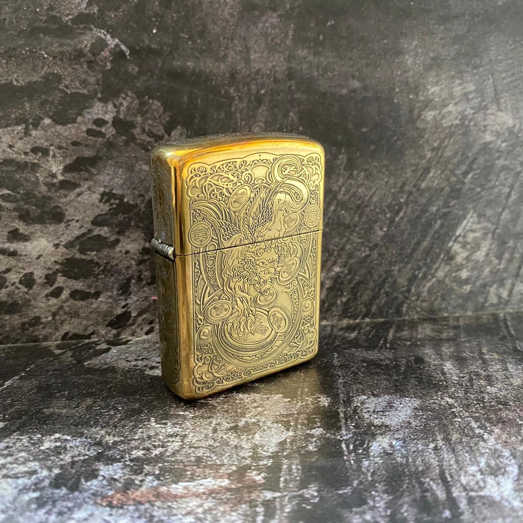 Korek Api ZIPPO Naga Gold