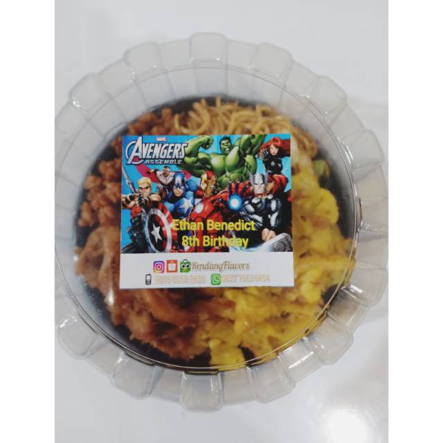 

Paket nasi kuning ulang tahun