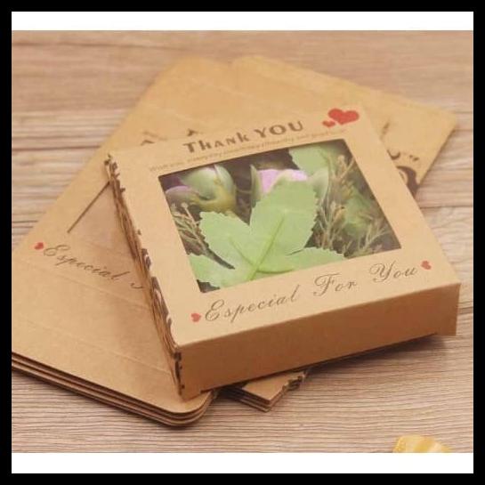 

Box Kotak Aksesoris Kado Gift Mika Coklat Monokrom 10Cm X10Cm