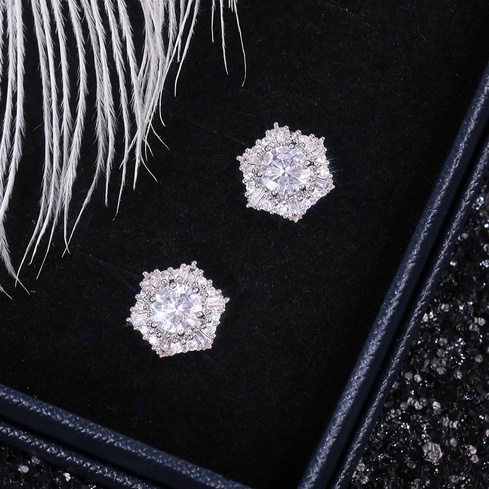 Anting Kristal Zircon Putih Gaya Retro