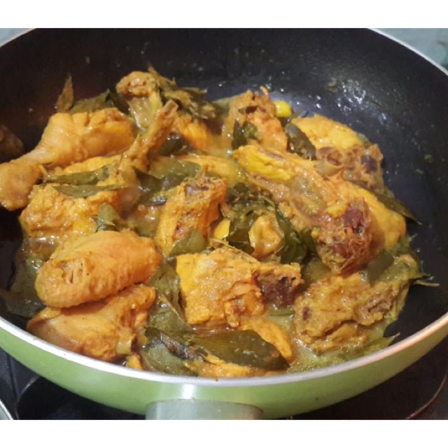 

Ayam Ungkep Daun Kari