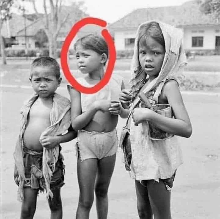 Frame Figura 8r (20x25) Tepi Motif Ukir