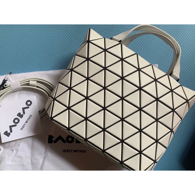 Bao-bao issey miyake