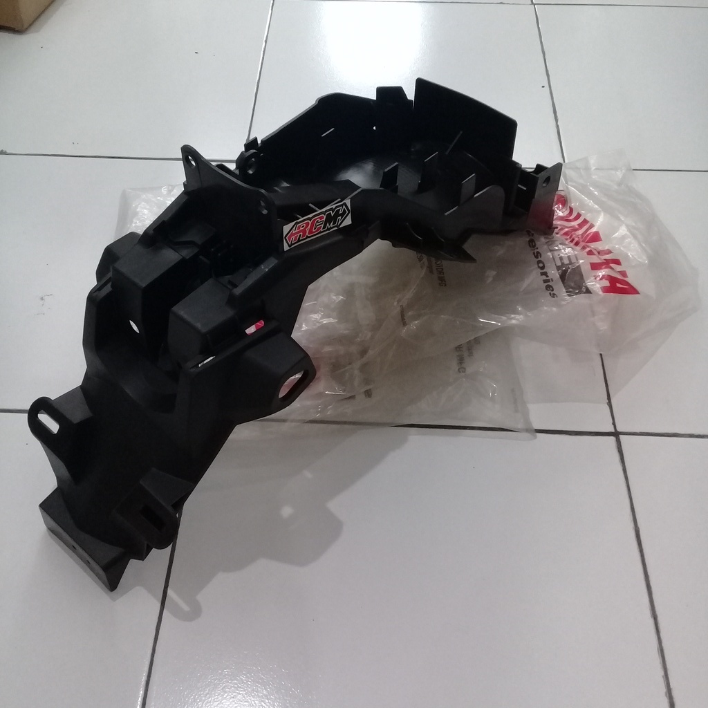SLEBOR SPAKBOR SELEBOR SEPAKBOR BELAKANG BYSON KARBU CARBU ORI ORIGINAL YAMAHA YGP ASLI 45P-F1611-00