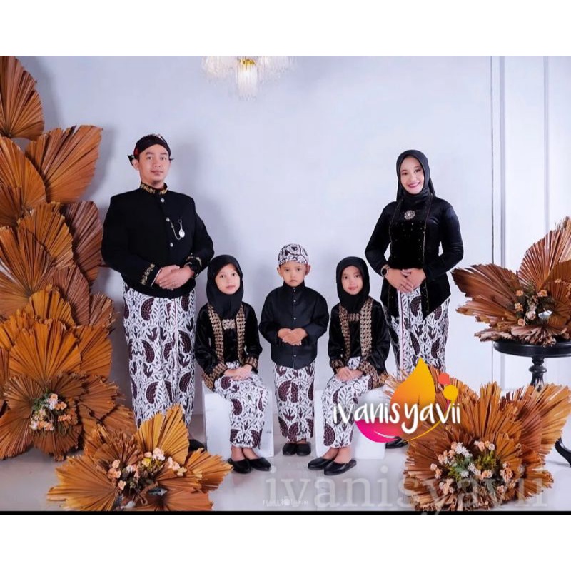 Baju Keluarga Adat Jawa - Nuansa Hitam Putih, Motif Sido Asih Cilik