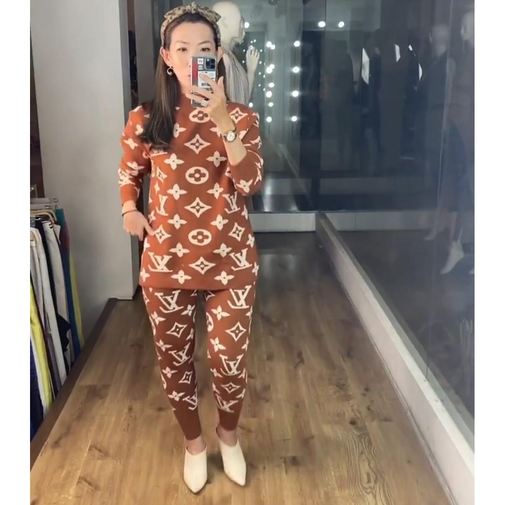 One set Rajut knit Motif Import Sweater+Celana Joger knit
