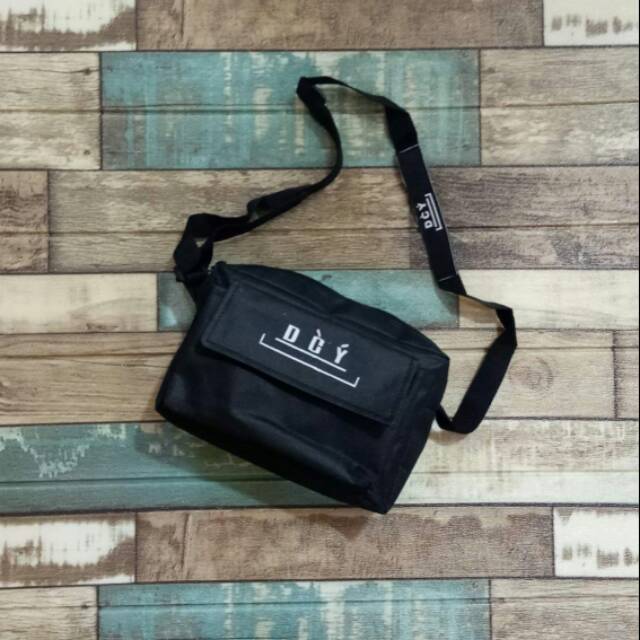 Tas slempang DCY
