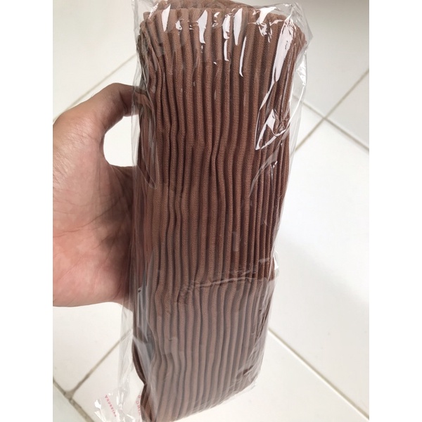 Hijab Pasmina plisket premium / Pasmina Plisket lidi / Pasmina pleated shawl / Pashmina plisket Tanpa Garis Tengah-Brownies (180x75cm)