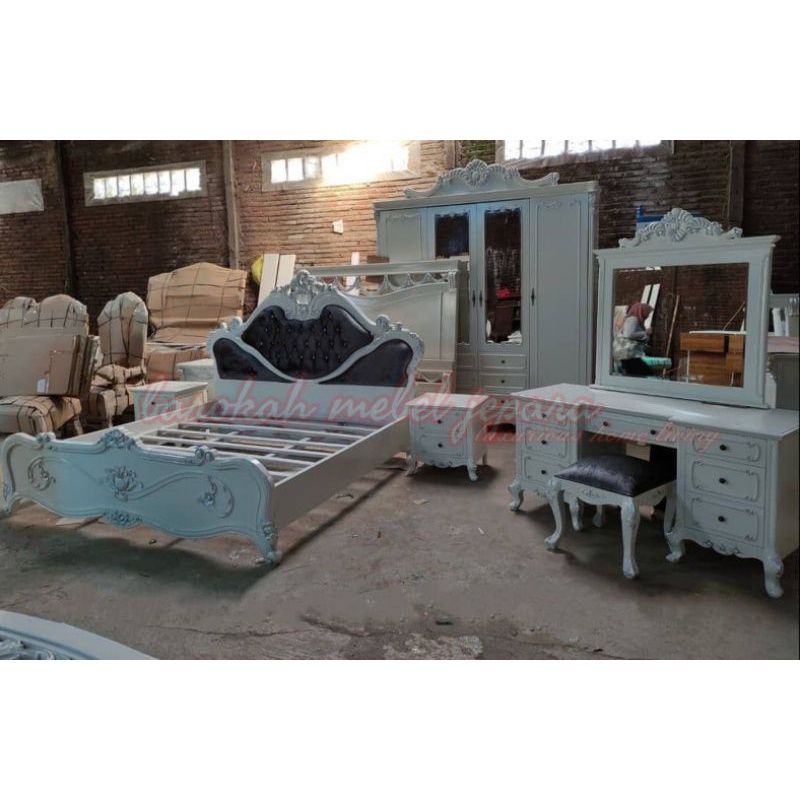 Set Kamar Mewah Jati Finishing Putih