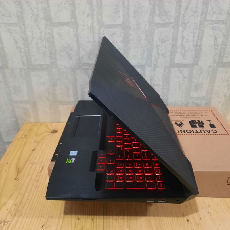 Laptop Gaming HP Omen 15-ce019DX Cor i7-7700HQ Ram 16GB+SSD 128GB+HDD 1TB NVDIA GTX1050Ti 4GB