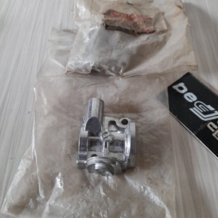 rumah dudukan spion sepion cuk chuck holder kiri SUZUKI RC80 RC 80 RC100 RC 100 DULUXE asli ori oris