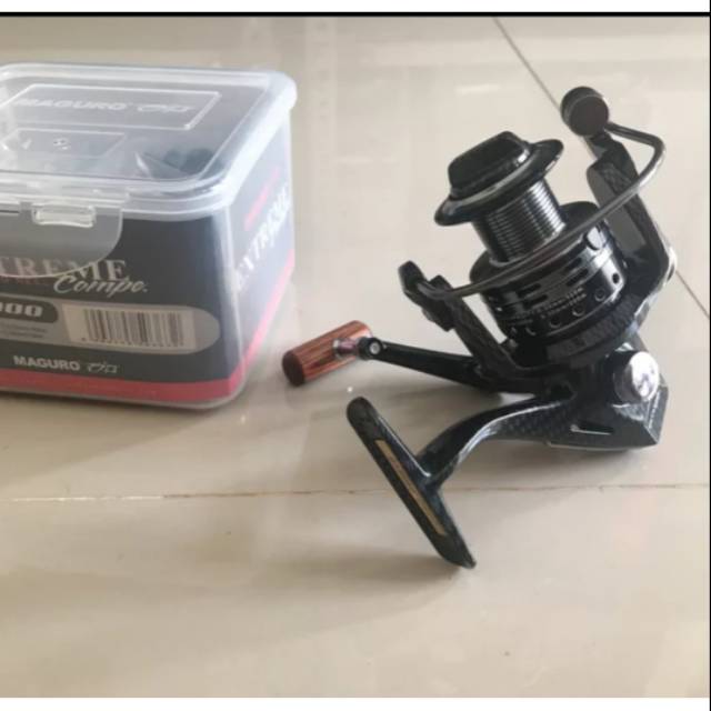 Reel Maguro Extreme Compe 4000