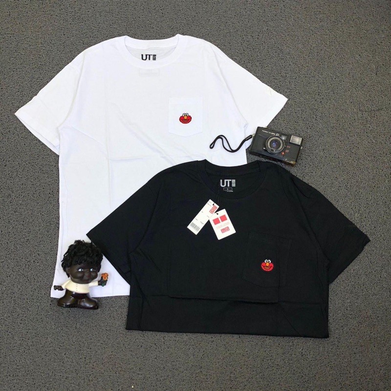baju / kaos / tahirt uniqlo x kaws sesame street elmo head patch pocket hitam & putih premium