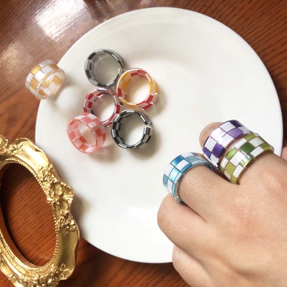 Cincin Model Terbuka Bahan Resin Akrilik Motif Kotak-Kotak Warna Permen Gaya Korea Untuk Pria Dan Wanita