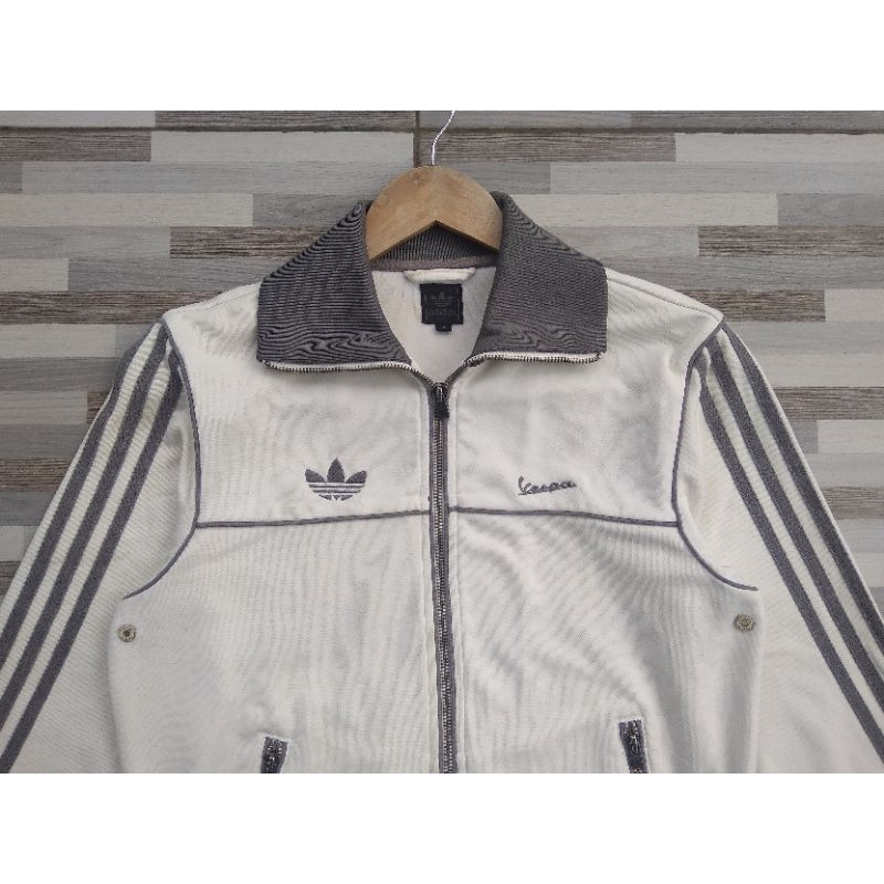 tracktop adidas x vespa