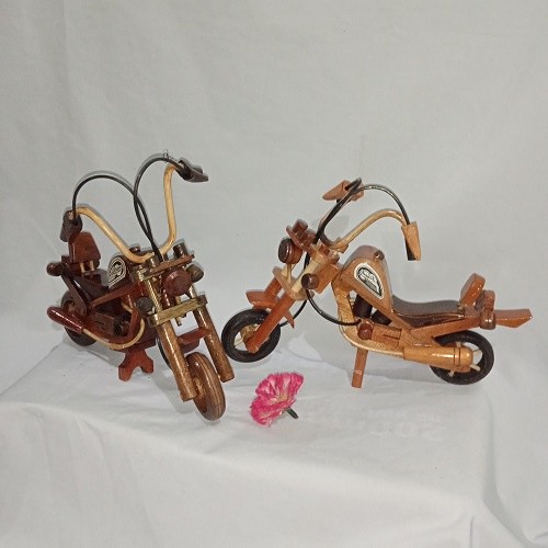 Miniatur Motor Harley Davidson Kayu Sono Keling dan Mahoni Ukuran Kecil 1 pcs Hiasan Pajangan dan Koleksi